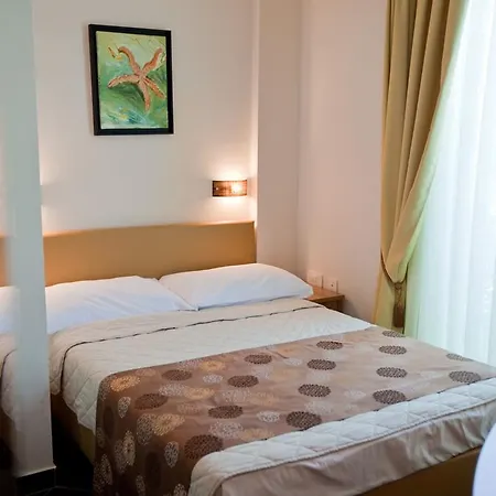 Hotel Sirena Podgora (Split-Dalmatia)