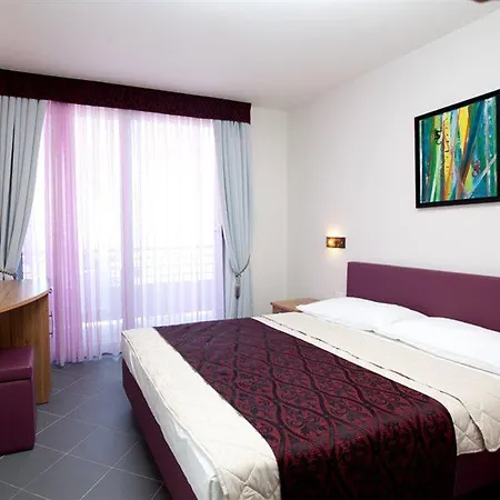 Ξενοδοχείο Sirena 3*